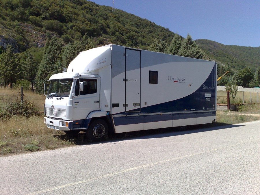 Camion Mercedes trasporto auto da corsa